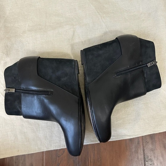 VINCE Garren Suede Leather Wedge Booties in Black - Picture 6 of 12